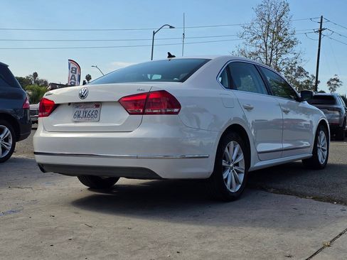 Used 2012 Volkswagen Passat 2.5 SEL Premium FWD image 17