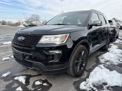 Used 2018 Ford Explorer XLT w/ Equipment Group 202A image 35