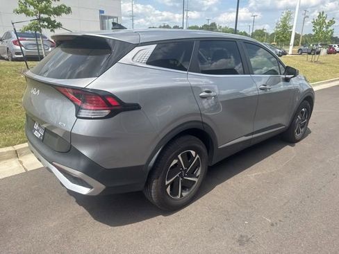 Used 2023 Kia Sportage LX AWD/4WD image 12