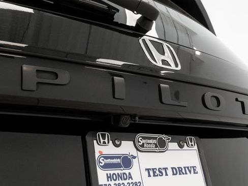 Used 2025 Honda Pilot EX-L image 11
