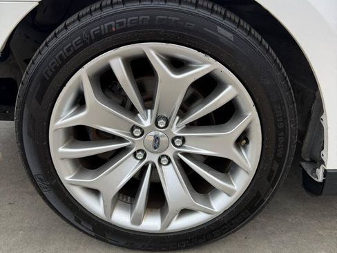 Used 2014 Ford Taurus Limited FWD image 24