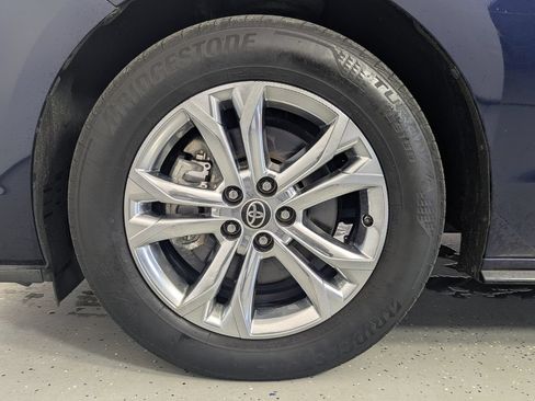 Used 2022 Toyota Sienna XSE AWD/4WD image 8