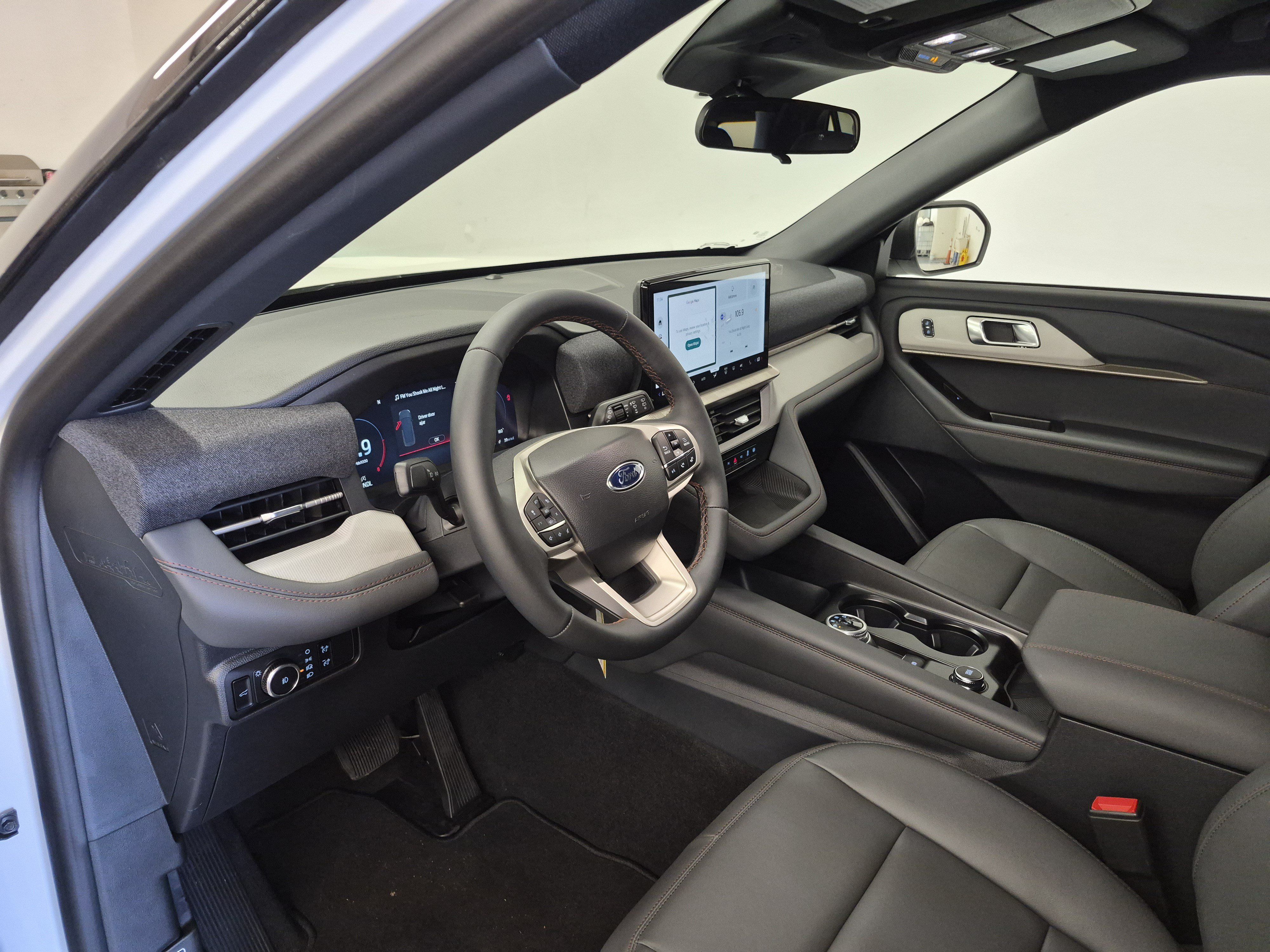 New 2027 Ford Explorer Active w/ Active Comfort Package RWD image 12