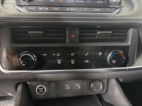 Used 2023 Nissan Rogue S image 16