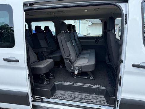 Used 2023 Ford Transit 350 XLT RWD image 4