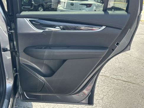 Used 2021 Cadillac XT6 Premium Luxury FWD image 17