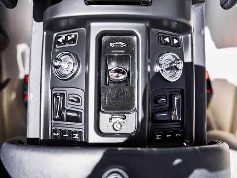 Used 2009 Rolls-Royce Phantom Drophead Coupe RWD image 66