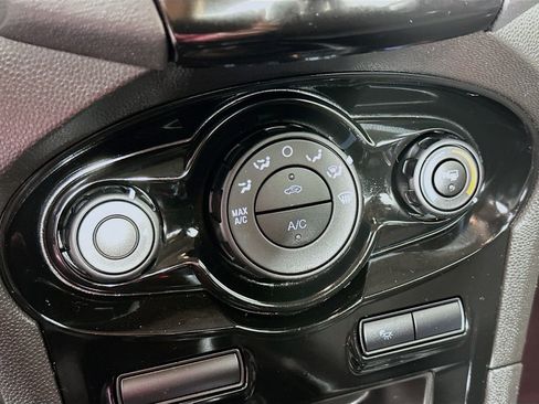 Used 2019 Ford Fiesta SE w/ Equipment Group 201A image 16