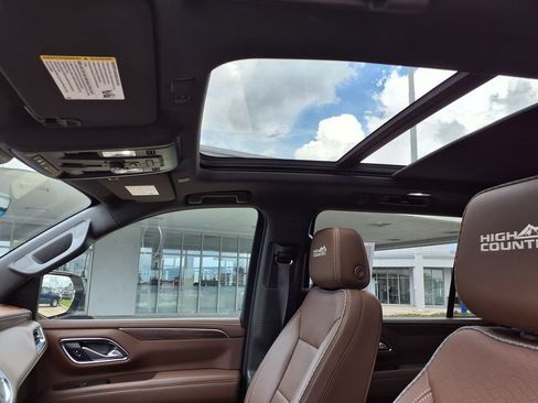 Used 2022 Chevrolet Suburban High Country w/ Max Trailering Package AWD/4WD image 34