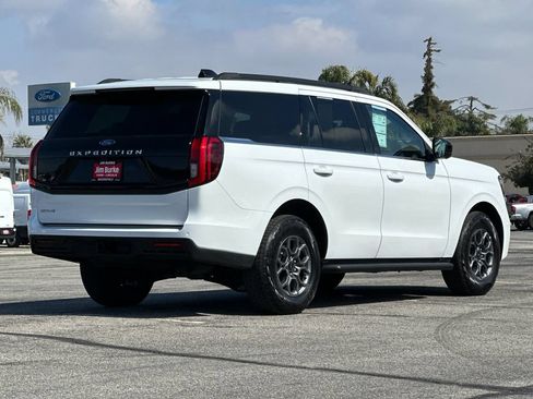 Certified 2025 Ford Expedition Active AWD/4WD image 3