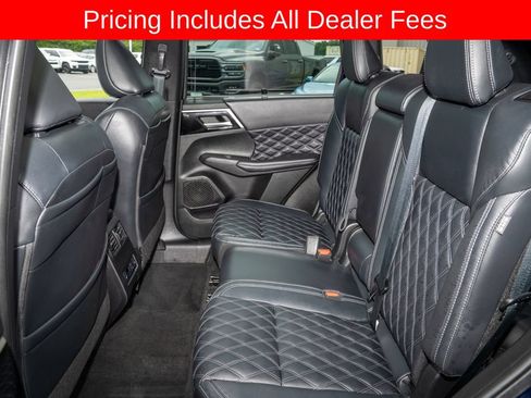 Used 2023 Mitsubishi Outlander SEL FWD image 10