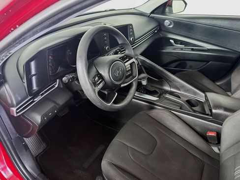 Used 2022 Hyundai Elantra SEL FWD image 9