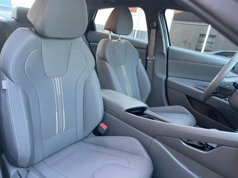 Used 2025 Hyundai Elantra SEL image 35