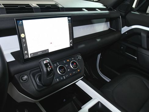 Used 2025 Land Rover Defender 110 S AWD/4WD image 37