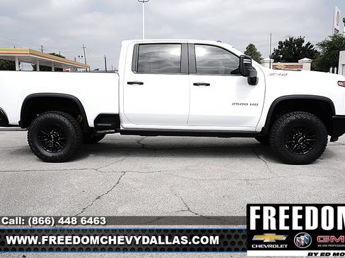 New 2026 Chevrolet Silverado 2500 ZR2 AWD/4WD image 8