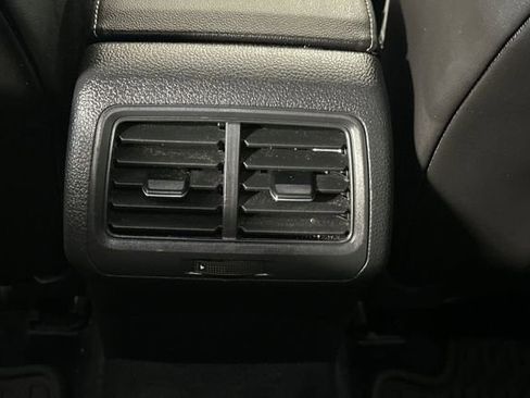 Used 2018 Volkswagen Golf R 4-Door AWD/4WD image 15