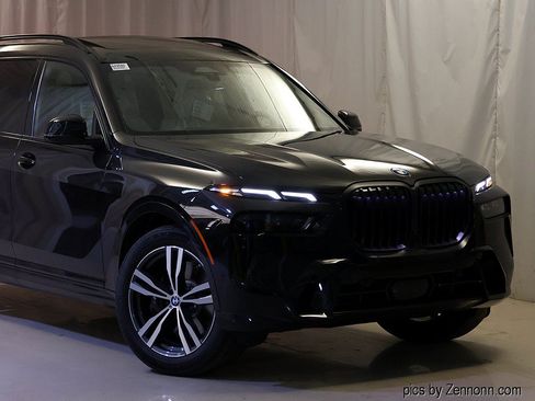 Used 2027 BMW X7 xDrive40i w/ M Sport Package AWD/4WD image 2
