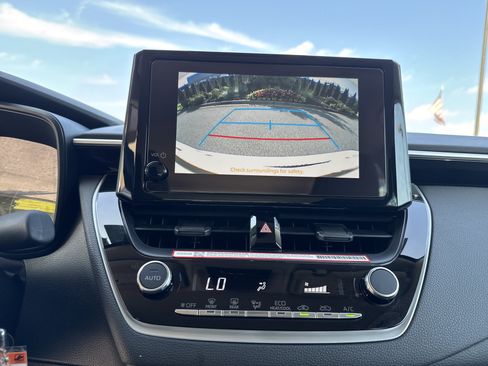 Used 2025 Toyota Corolla LE FWD image 24