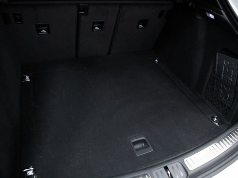 Certified 2023 Porsche Macan image 31