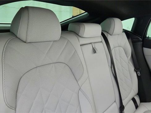 Used 2023 BMW X6 xDrive40i w/ M Sport Package image 27