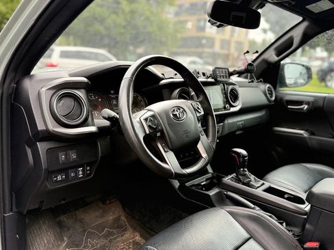 Used 2021 Toyota Tacoma TRD Pro AWD/4WD image 10