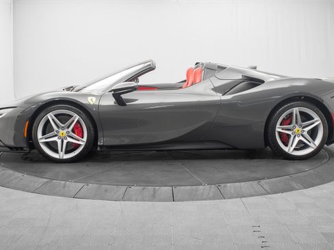 Used 2024 Ferrari SF90 Spider AWD/4WD image 6