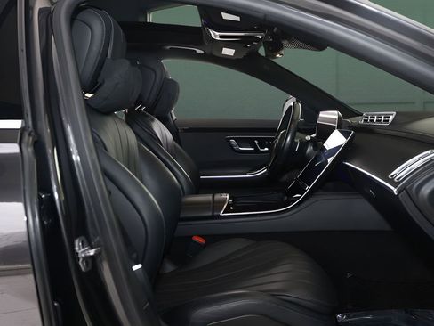 Used 2022 Mercedes-Benz S 500 4MATIC w/ AMG Line Package image 15