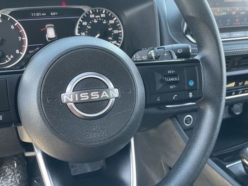 Used 2023 Nissan Rogue SV image 23