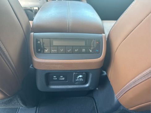 Certified 2023 Nissan Pathfinder Platinum w/ Lighting Package (N93) AWD/4WD image 32