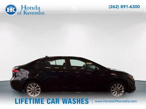 Used 2020 Toyota Corolla LE image 8