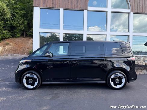 Used 2025 Volkswagen ID. Buzz Pro S RWD image 6