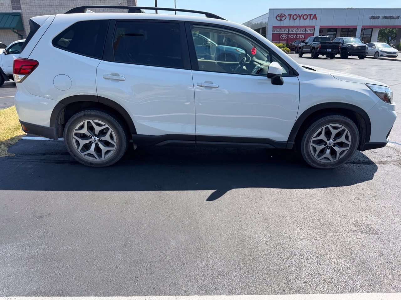 Used 2020 Subaru Forester Premium AWD/4WD image 7