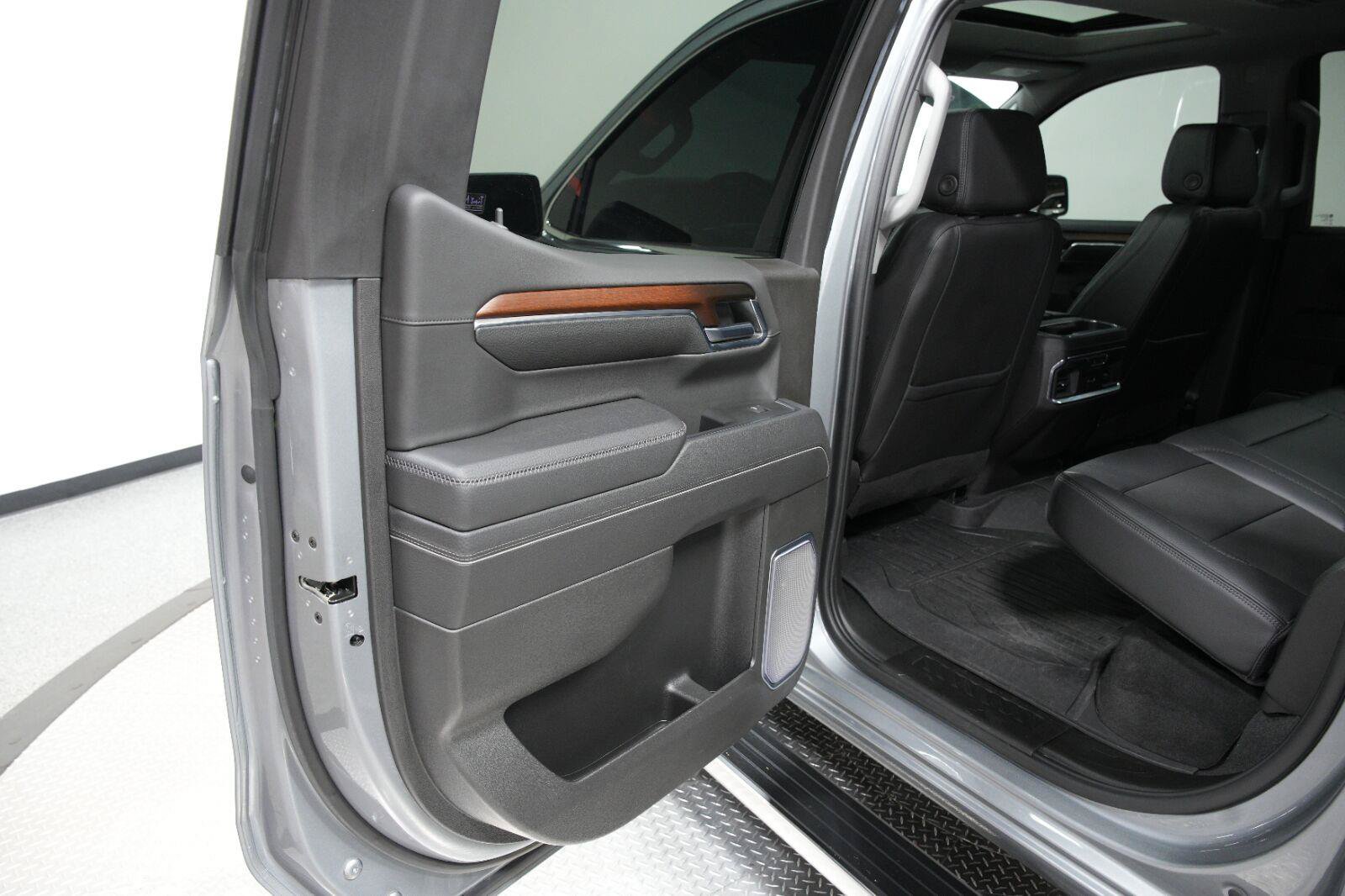 Certified 2024 GMC Sierra 1500 Denali w/ Denali Reserve Package AWD/4WD image 34