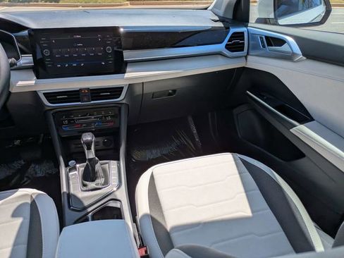 New 2026 Volkswagen Taos SE FWD image 17