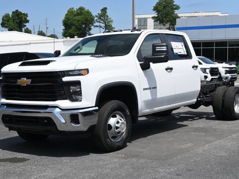 New 2025 Chevrolet Silverado 3500 W/T w/ WT Convenience Package AWD/4WD image 5