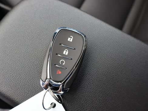 Used 2024 Chevrolet Trax RS w/ Sunroof Package image 34