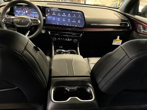 New 2026 Chevrolet Traverse Z71 w/ Driver Confidence Package AWD/4WD image 3