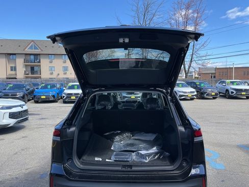 New 2026 Volkswagen Tiguan SE image 13