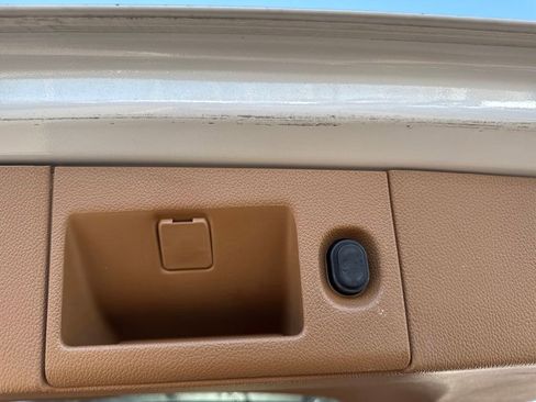 Used 2016 Cadillac Escalade Platinum image 19