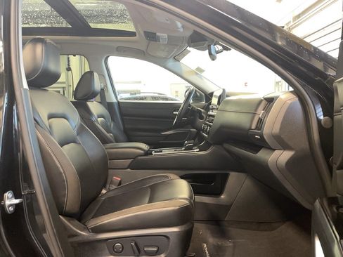Used 2023 Nissan Pathfinder SL w/ SL Premium Package AWD/4WD image 22