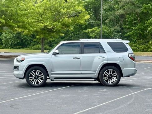 Used 2019 Toyota 4Runner Limited AWD/4WD image 3