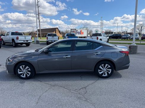 Used 2025 Nissan Altima 2.5 S image 8