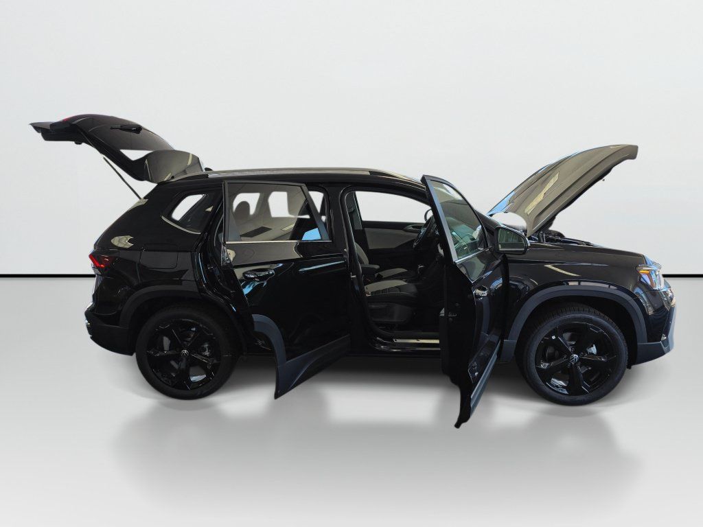 New 2026 Volkswagen Taos SEL AWD/4WD image 9