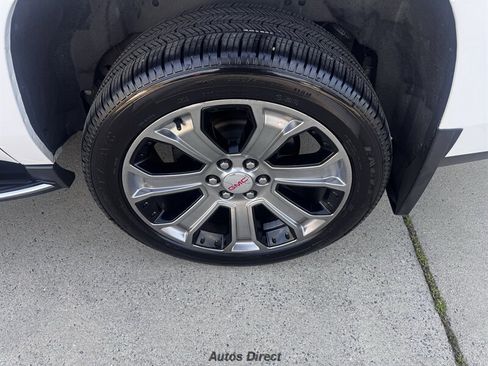 Used 2017 GMC Yukon XL Denali image 41