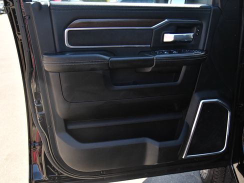 Used 2024 RAM 2500 Laramie w/ Safety Group AWD/4WD image 17