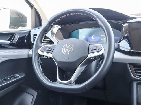 Used 2022 Volkswagen Taos S w/ IQ Drive S Package image 9