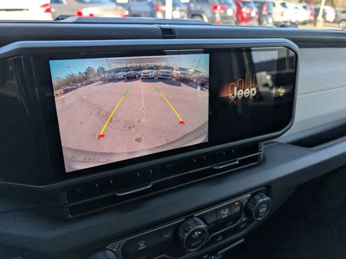 Used 2026 Jeep Wrangler Sport AWD/4WD image 15