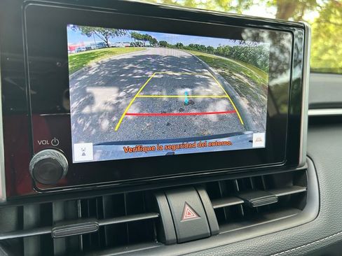 Used 2025 Toyota RAV4 XLE AWD/4WD image 25