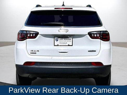 Used 2024 Jeep Compass Latitude AWD/4WD image 9