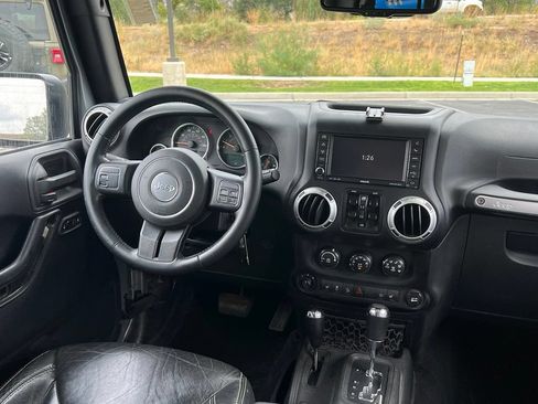 Used 2015 Jeep Wrangler Unlimited Rubicon w/ Dual Top Group AWD/4WD image 21